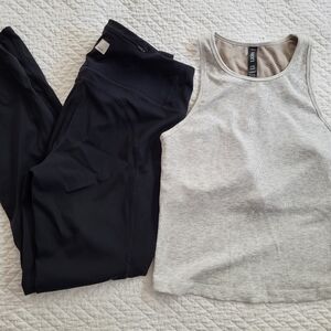 Vuori studio pocket leggings and Plyo top size small